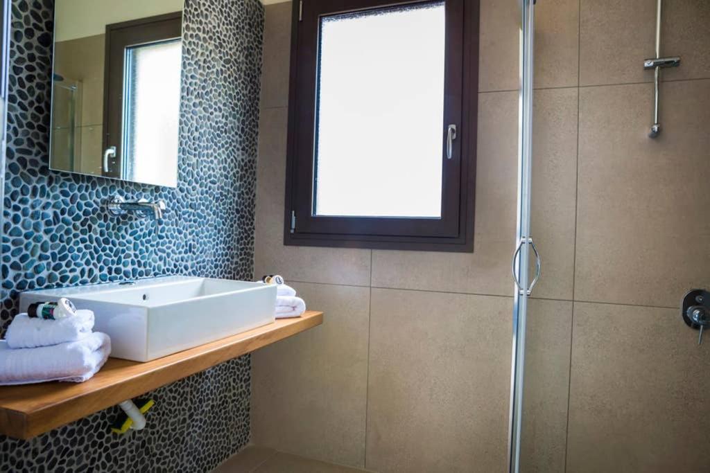 New Villa Blue With Private Pool At Trapezaki Livathos  Exteriér fotografie